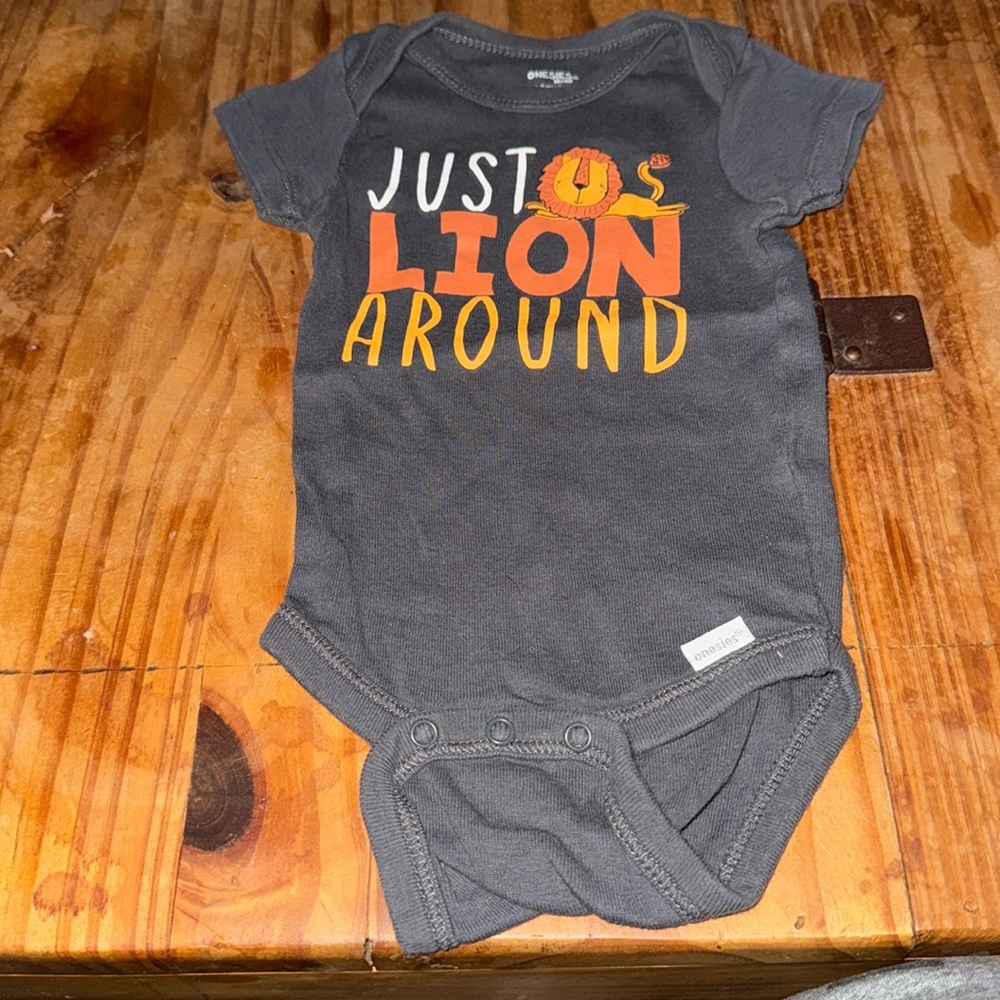 Short sleeve onesie. 3-6 months